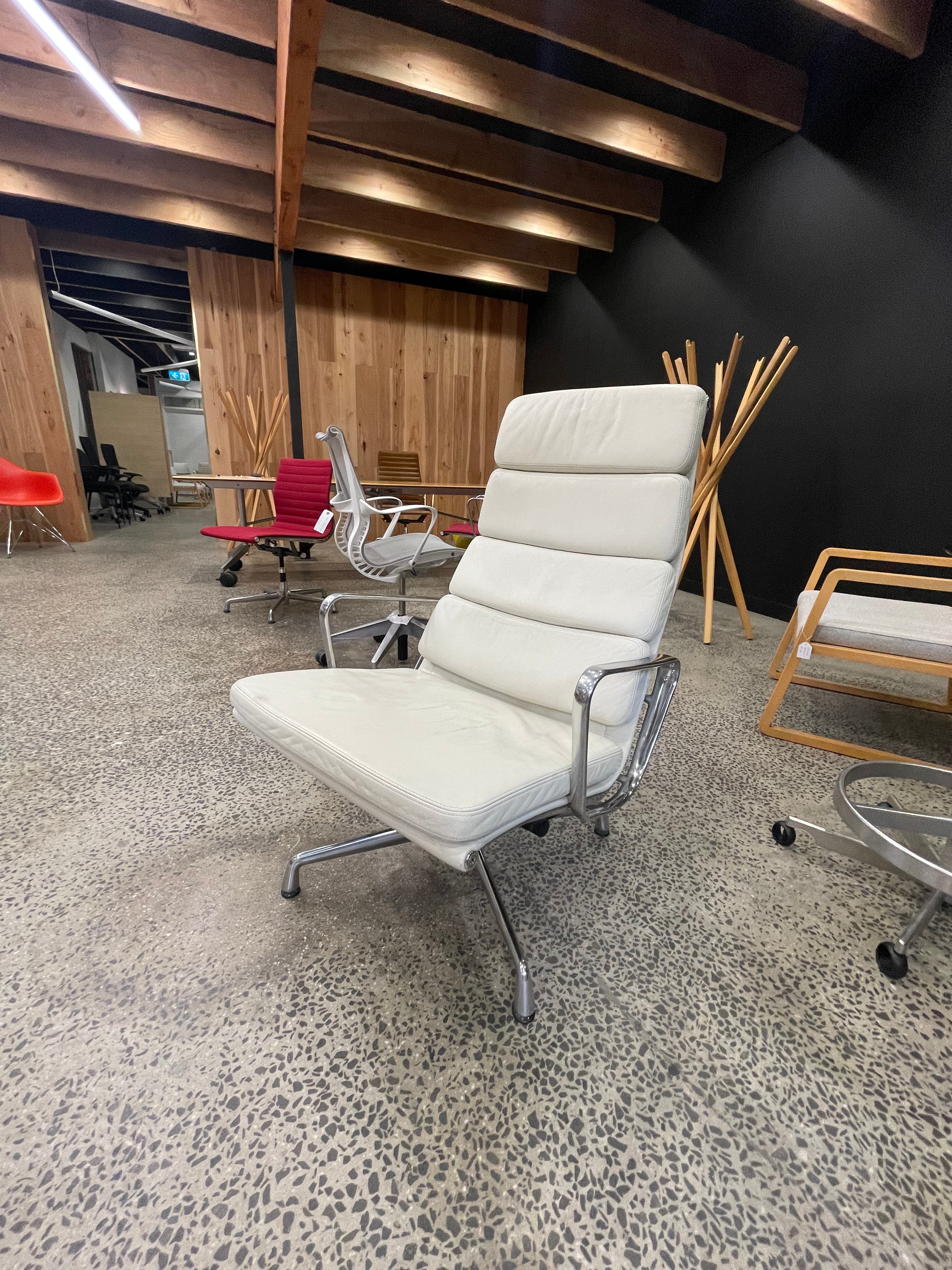 Original Vitra Eames Softpad Reclining Armchair EA222 Charles & Ray Eames 1969 MCM Authentic Made in Norway