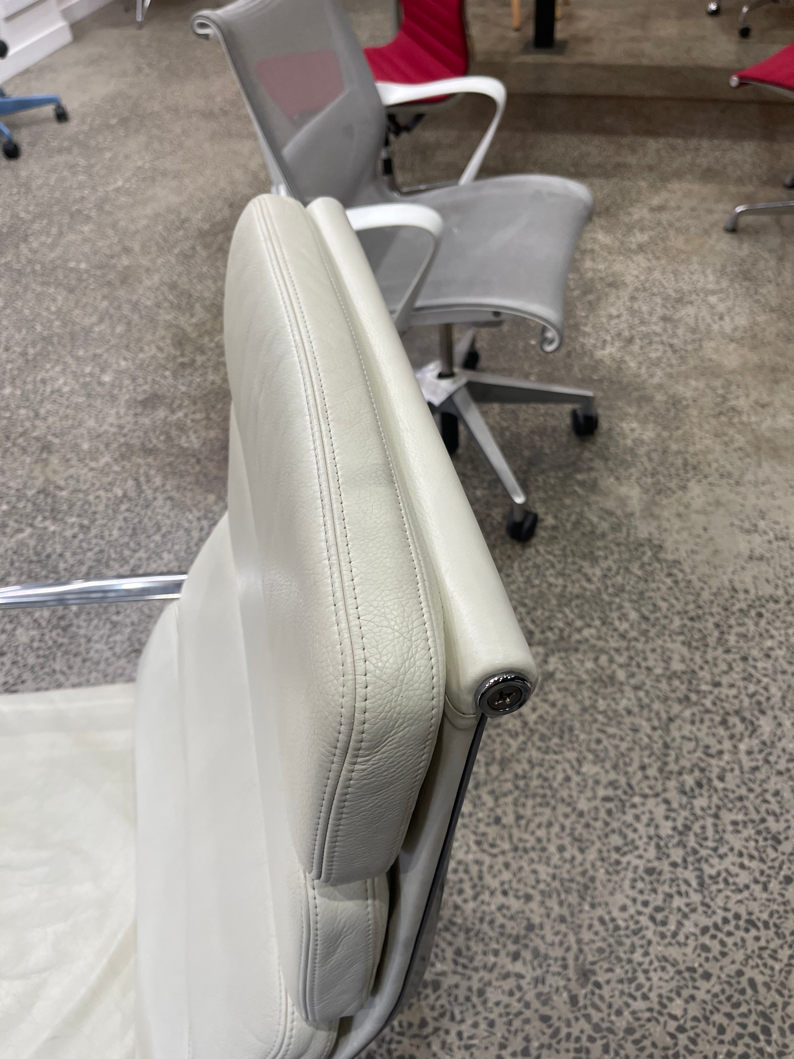Eames Softpad Reclining Armchair EA222 Charles & Ray Eames 1969 MCM Authentic Made in Norway