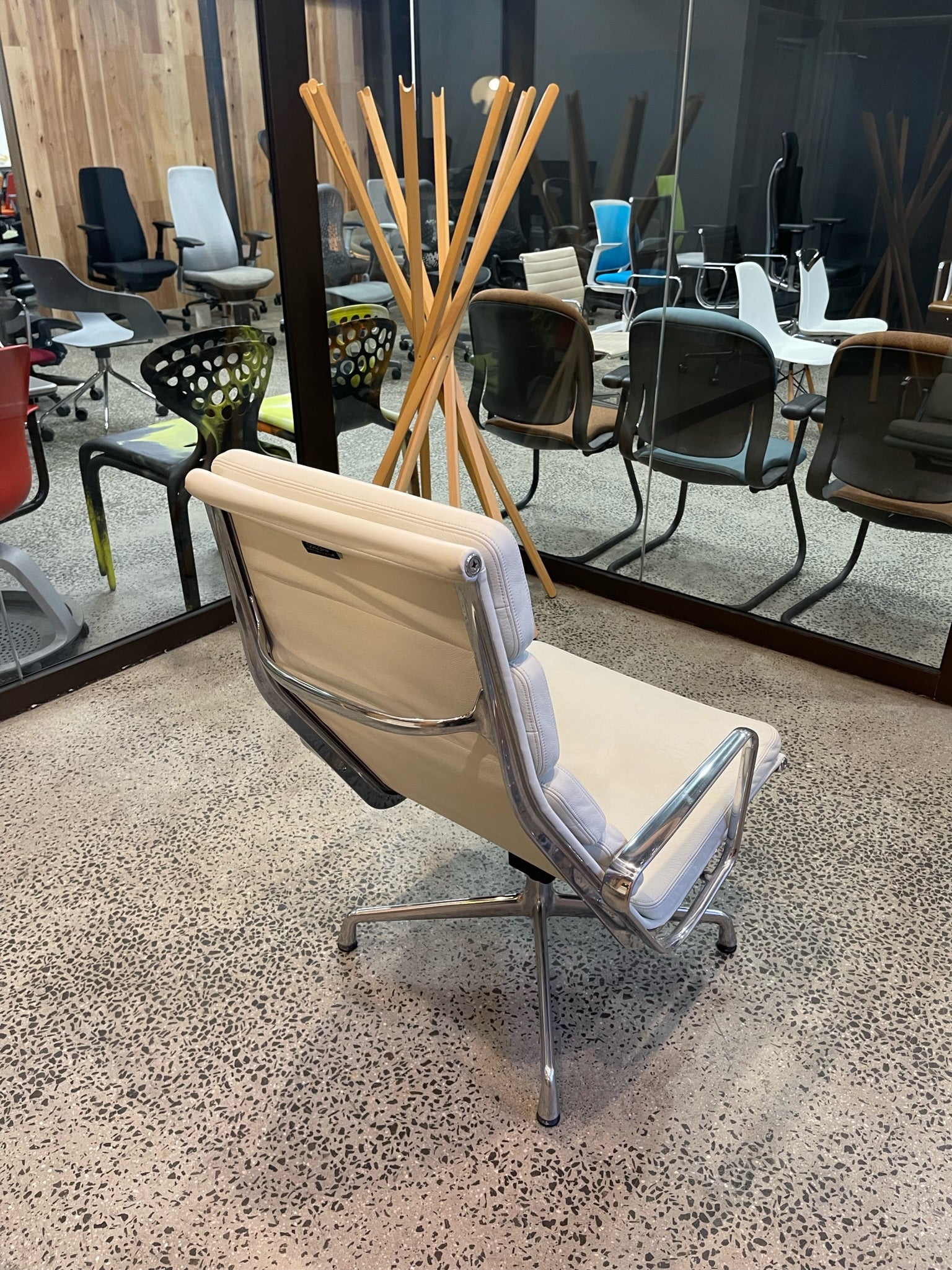 Eames Softpad Reclining Armchair EA222 Charles & Ray Eames 1969 MCM Authentic Made in Norway